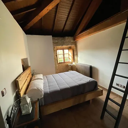 Homestay Con Bano Individual En Casa De Campo. Piscina. Amoeiro