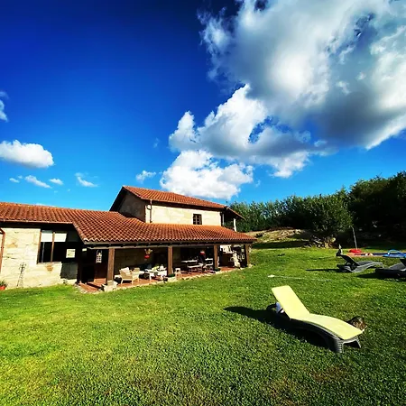 Con Bano Individual En Casa De Campo. Piscina. Homestay Amoeiro