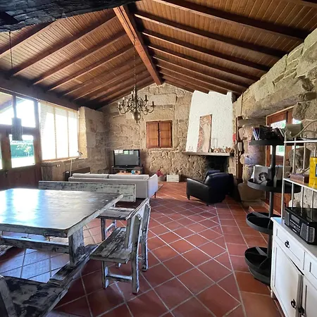 Privatunterkunft Con Bano Individual En Casa De Campo. Piscina. Amoeiro