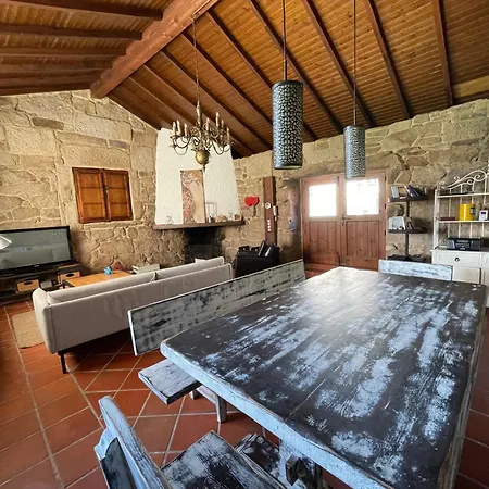 Con Bano Individual En Casa De Campo. Piscina. Homestay *